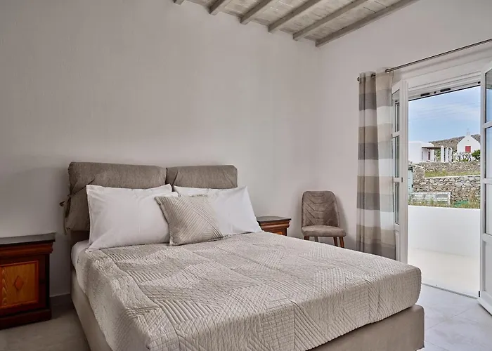 Philippi Mykonos Town