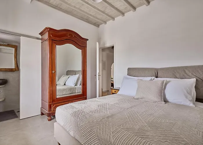 Philippi * Mykonos Town